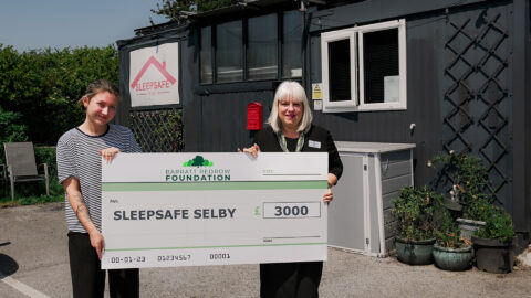 BDWYE-Evie-Ball-from-Sleepsafe-Selby-alongside-Dawnie-Representative-from-Barratt-Homes.jpg