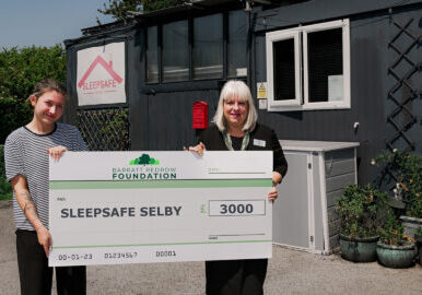BDWYE-Evie-Ball-from-Sleepsafe-Selby-alongside-Dawnie-Representative-from-Barratt-Homes.jpg