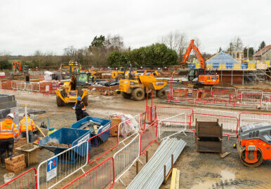 BG-20012132-Works-taking-place-on-a-busy-construction-site.jpg